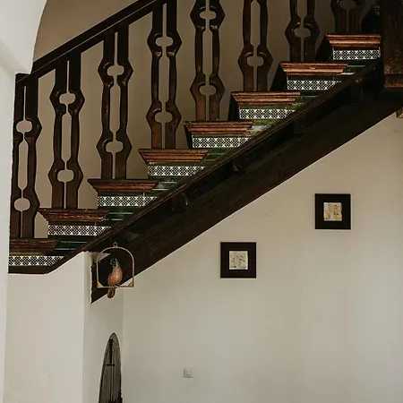 Little Alhambra Villa *